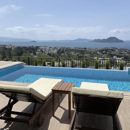 Bodrum - 5 Bedrooms “sunset Villa”, With Infinity Heated Swimming Pool וילה טורגוטריס