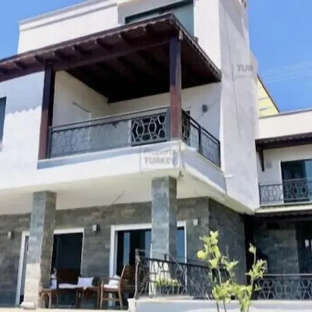 ヴィラ Bodrum - 5 Bedrooms “sunset Villa”, With Infinity Heated Swimming Pool トゥルグトレイス