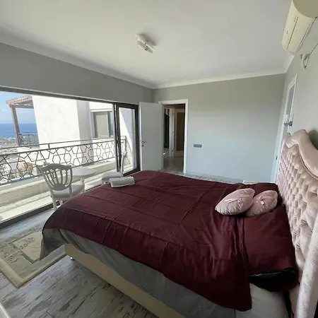 Bodrum - 5 Bedrooms “sunset Villa”, With Infinity Heated Swimming Pool トゥルグトレイス